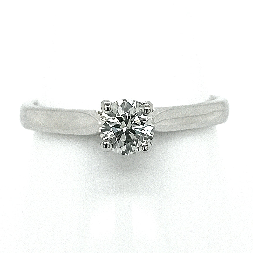 Platinum Diamond Four Claw Ring