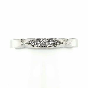 18ct White Gold Diamond Flower Shaped Ring